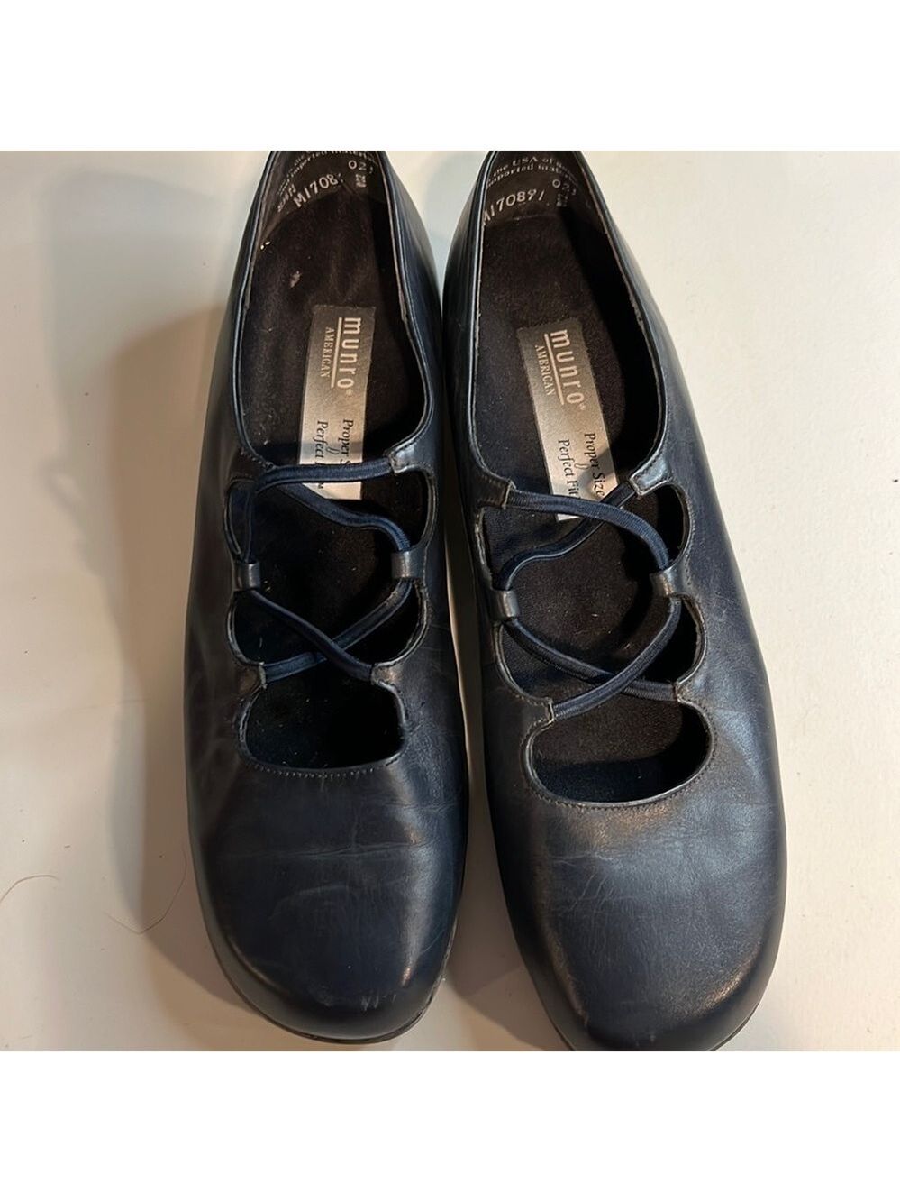 Munro Shoes Elastic Lacing Size 8.5 Narrow
